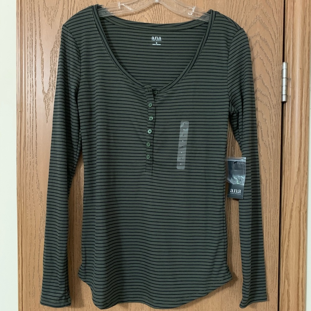 A.n.a. NWT long sleeve tee olive green small